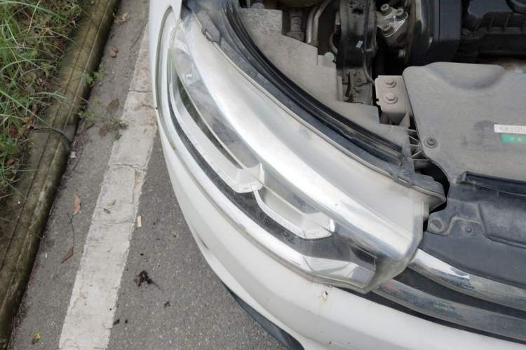 Used Citroen C3-XR 2015 1.6L Automatic Pioneer Model Right Front Headlight