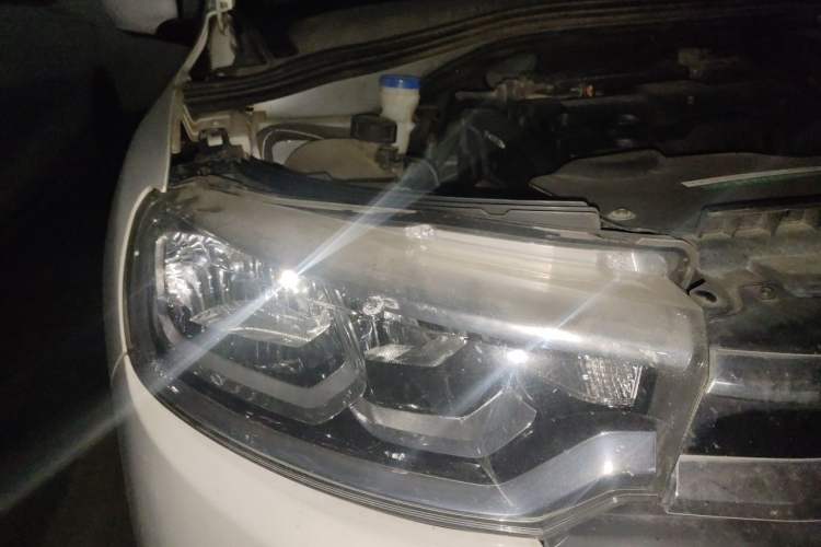 Used Citroen C3-XR 2015 1.6L Automatic Fashion Model Right Front Headlight