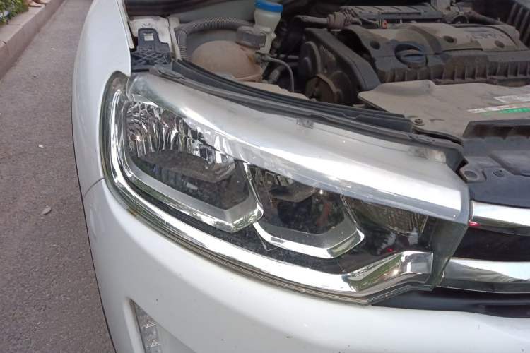 Used Citroen C3-XR 2015 1.6L Automatic Pioneer Model Right Front Headlight