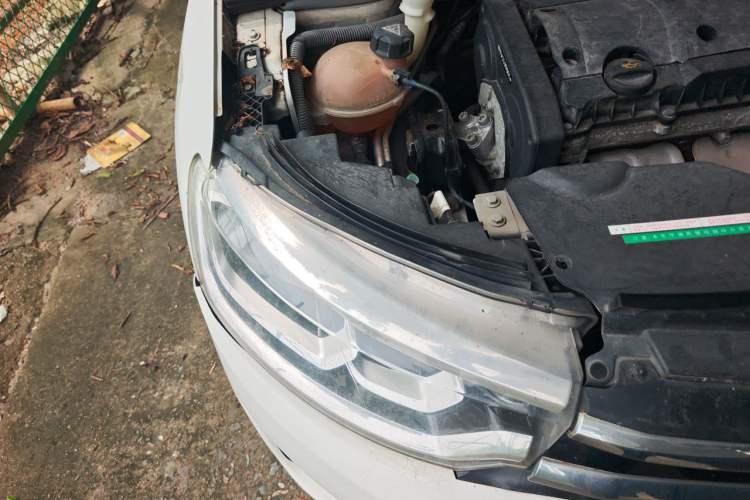 Used Citroen C3-XR 2015 1.6L Automatic Pioneer Model Right Front Headlight