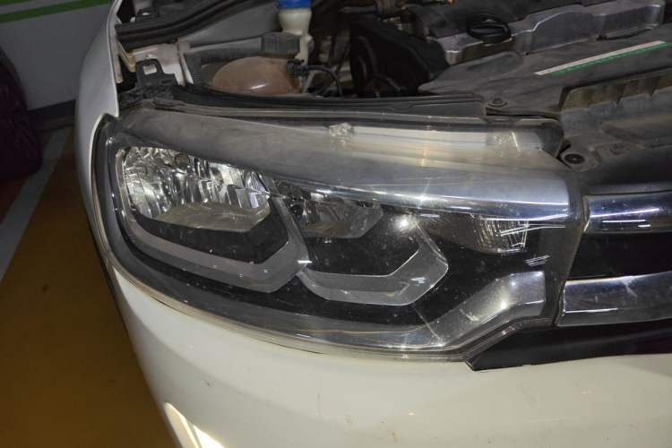 Used Citroen C3-XR 2015 1.6L Automatic Pioneer Model Right Front Headlight