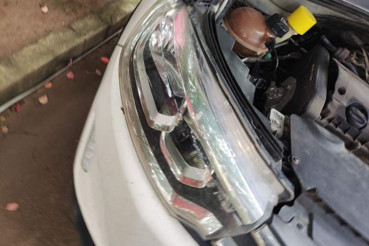 Used Citroen C3-XR 2015 1.6L Automatic Pioneer Model Right Front Headlight