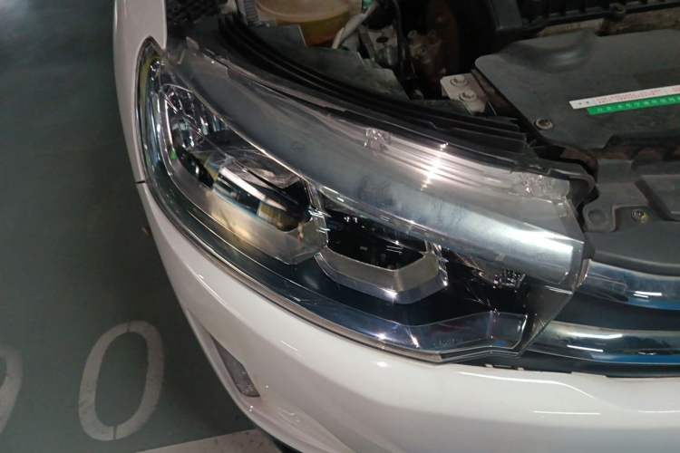 Used Citroen C3-XR 2015 1.6L Automatic Pioneer Model Right Front Headlight
