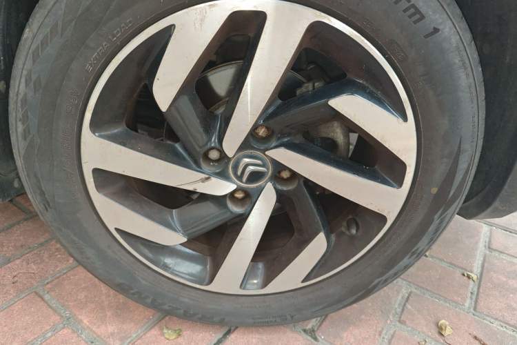 Used Citroen C3-XR 2015 1.6L Automatic Pioneer Model Right Front Wheel Hub