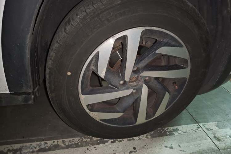 Used Citroen C3-XR 2015 1.6L Automatic Pioneer Model Right Front Wheel Hub