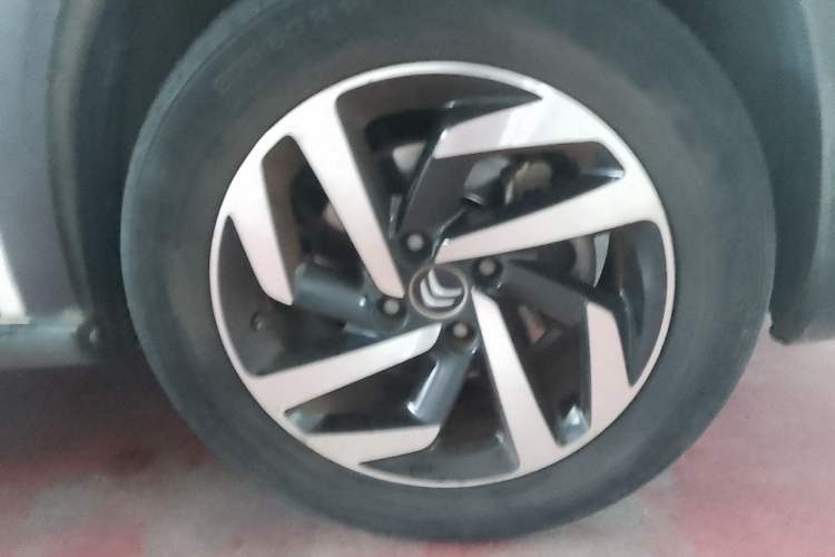 Used Citroen C3-XR 2015 1.6THP Automatic Pioneer Model Right Front Wheel Hub