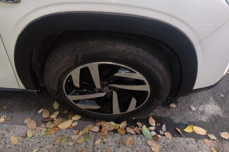 Used Citroen C3-XR 2015 1.6L Automatic Smart Version Right Front Wheel Hub