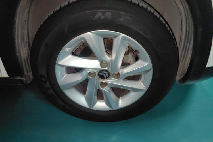 Used Citroen C3-XR 2015 1.6L Automatic Fashion Model Right Front Wheel Hub