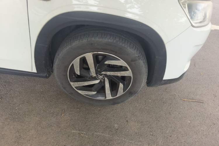 Used Citroen C3-XR 2015 1.6L Manual Pioneer Model Right Front Wheel Hub