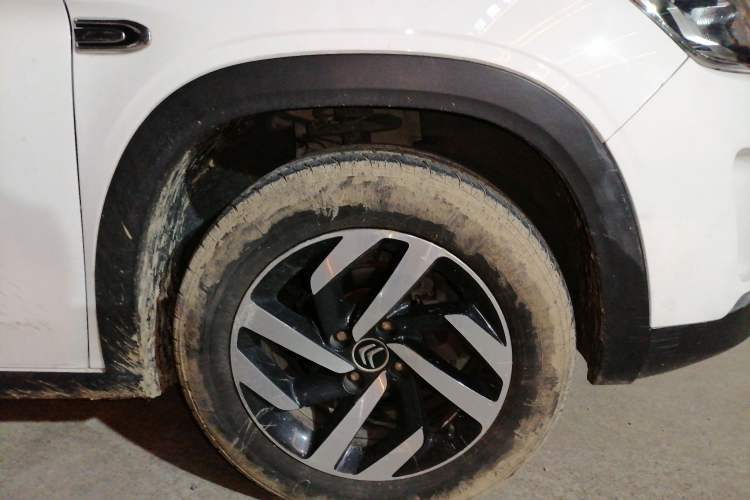 Used Citroen C3-XR 2015 1.6L Automatic Pioneer Model Right Front Wheel Hub