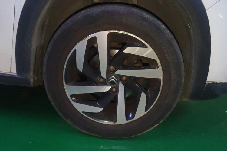 Used Citroen C3-XR 2015 1.6L Automatic Smart Version Right Front Wheel Hub