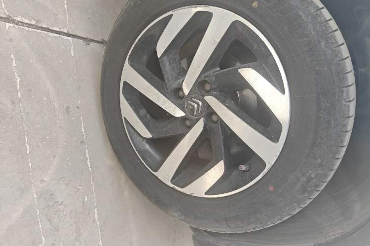 Used Citroen C3-XR 2015 1.6L Automatic Pioneer Model Right Front Wheel Hub