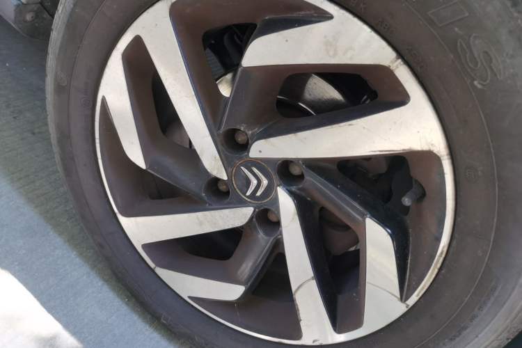 Used Citroen C3-XR 2015 1.6L Automatic Pioneer Model Right Front Wheel Hub