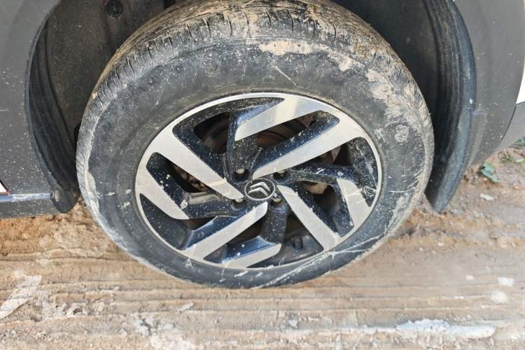 Used Citroen C3-XR 2015 1.6L Automatic Pioneer Model Right Front Wheel Hub