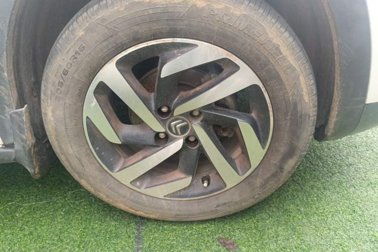 Used Citroen C3-XR 2015 1.6L Manual Pioneer Model Right Front Wheel Hub