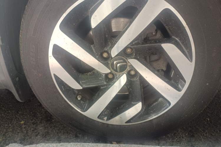 Used Citroen C3-XR 2015 1.6THP Automatic Smart Model Right Front Wheel Hub