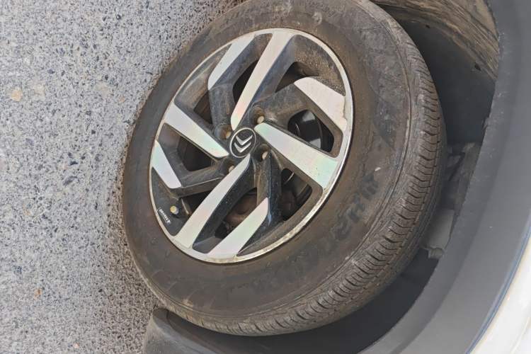 Used Citroen C3-XR 2015 1.6L Automatic Pioneer Model Right Front Wheel Hub