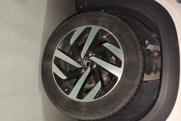 Used Citroen C3-XR 2015 1.6L Manual Pioneer Model Right Front Wheel Hub