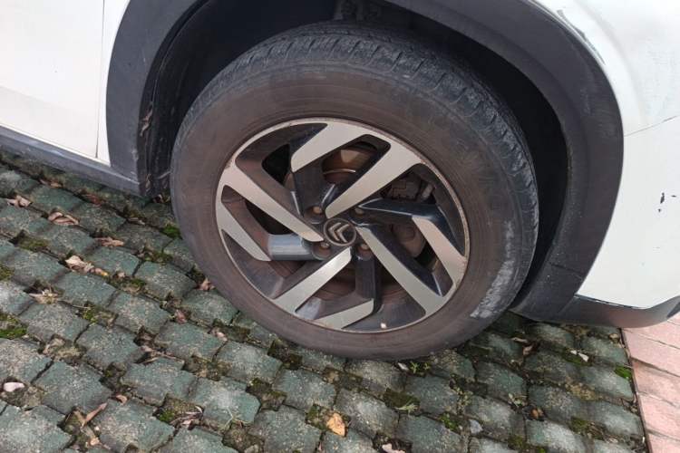 Used Citroen C3-XR 2015 1.6L Automatic Smart Version Right Front Wheel Hub