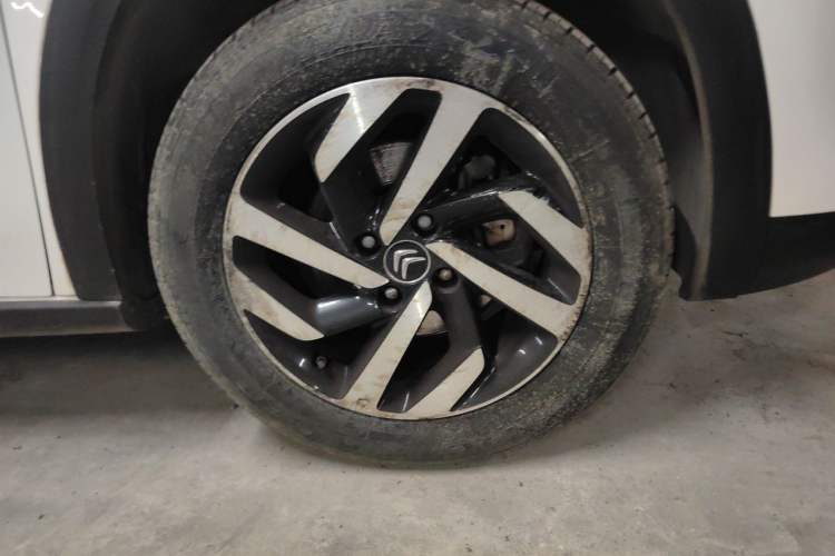 Used Citroen C3-XR 2015 1.6THP Automatic Pioneer Model Right Front Wheel Hub