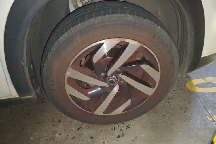 Used Citroen C3-XR 2015 1.6THP Automatic Smart Model Right Front Wheel Hub