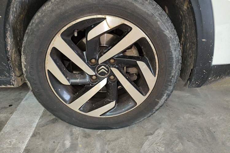 Used Citroen C3-XR 2015 1.6THP Automatic Flagship Model Right Front Wheel Hub