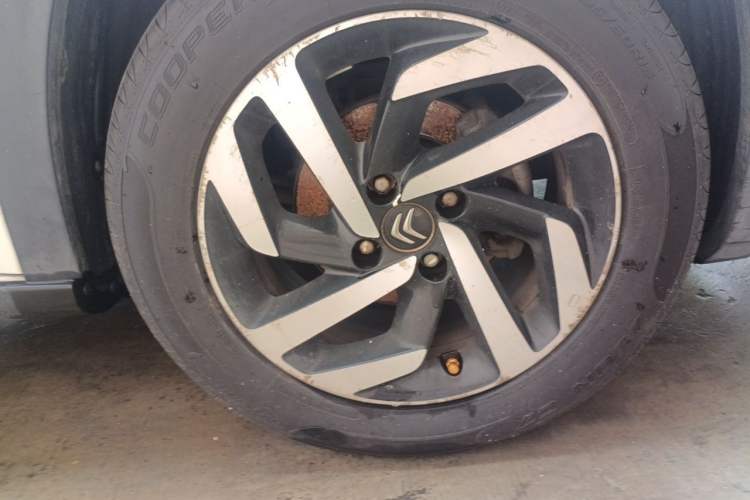 Used Citroen C3-XR 2015 1.6L Manual Pioneer Model Right Front Wheel Hub