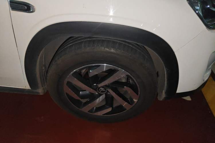Used Citroen C3-XR 2015 1.6L Automatic Pioneer Model Right Front Wheel Hub