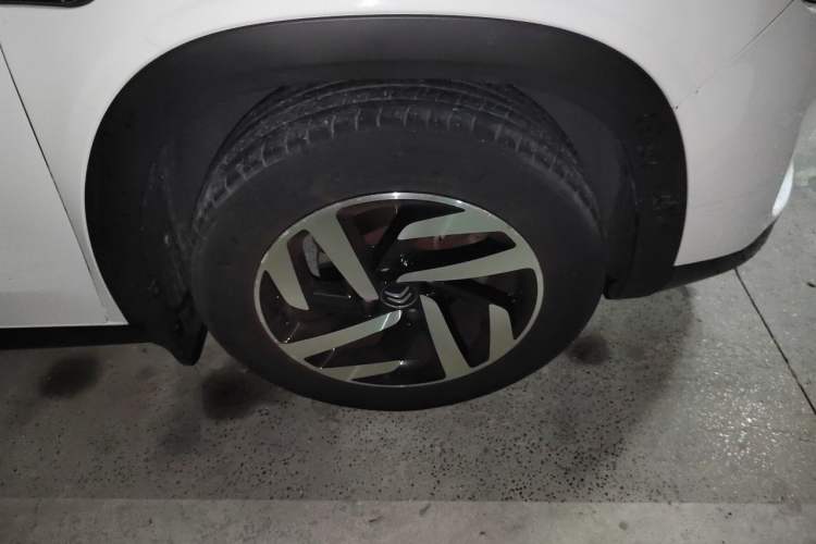 Used Citroen C3-XR 2015 1.6L Automatic Pioneer Model Right Front Wheel Hub