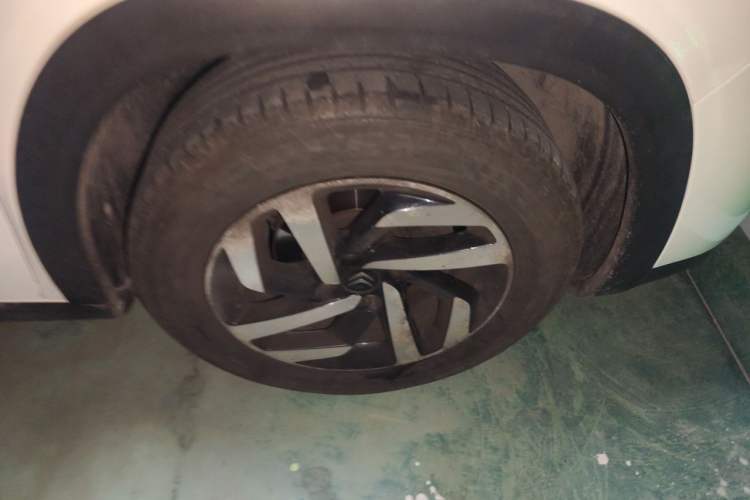 Used Citroen C3-XR 2015 1.6L Automatic Pioneer Model Right Front Wheel Hub