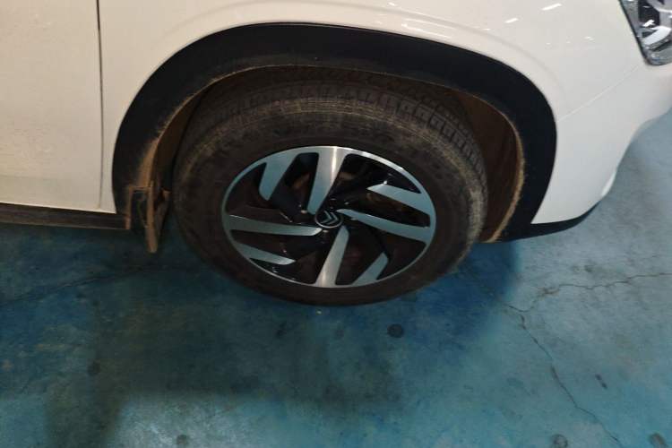 Used Citroen C3-XR 2015 1.6THP Automatic Pioneer Model Right Front Wheel Hub