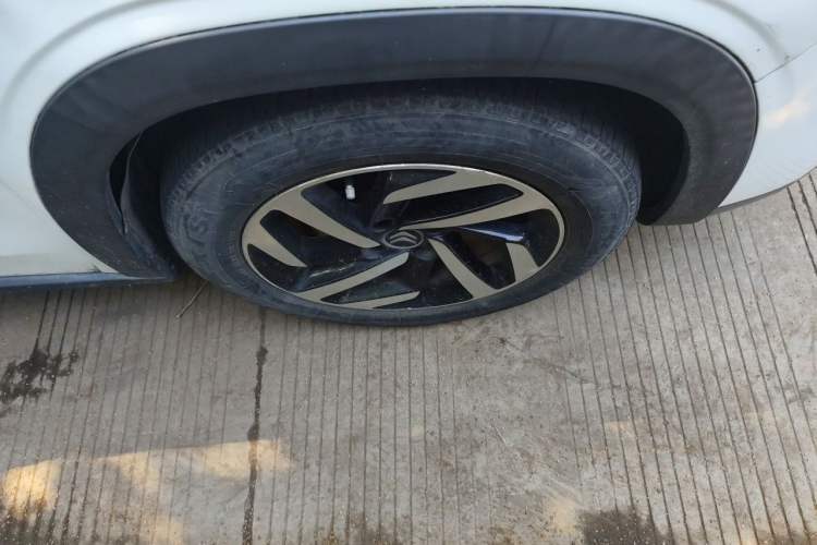 Used Citroen C3-XR 2015 1.6L Automatic Pioneer Model Right Front Wheel Hub