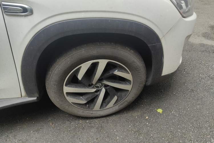 Used Citroen C3-XR 2015 1.6L Manual Pioneer Model Right Front Wheel Hub