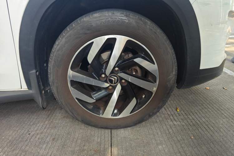 Used Citroen C3-XR 2015 1.6L Automatic Smart Version Right Front Wheel Hub