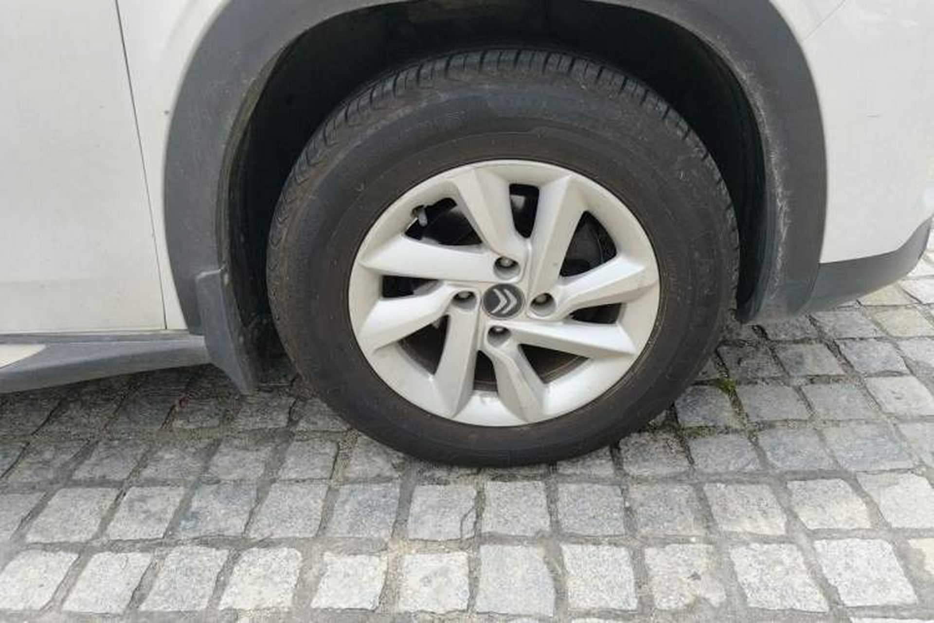 Used Citroen C3-XR 2015 1.6L Manual Fashion Edition Right Front Wheel Hub