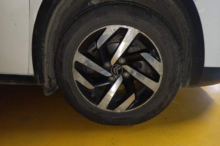 Used Citroen C3-XR 2015 1.6L Automatic Pioneer Model Right Front Wheel Hub