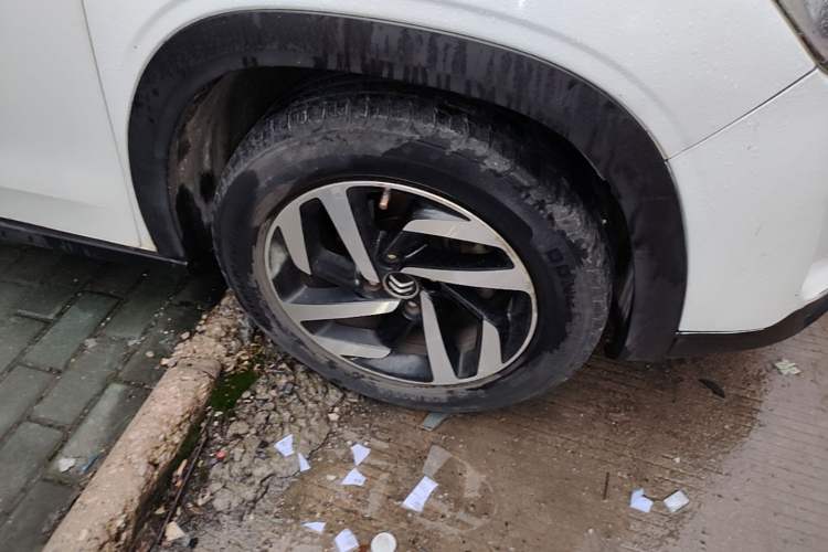 Used Citroen C3-XR 2015 1.6L Manual Pioneer Model Right Front Wheel Hub