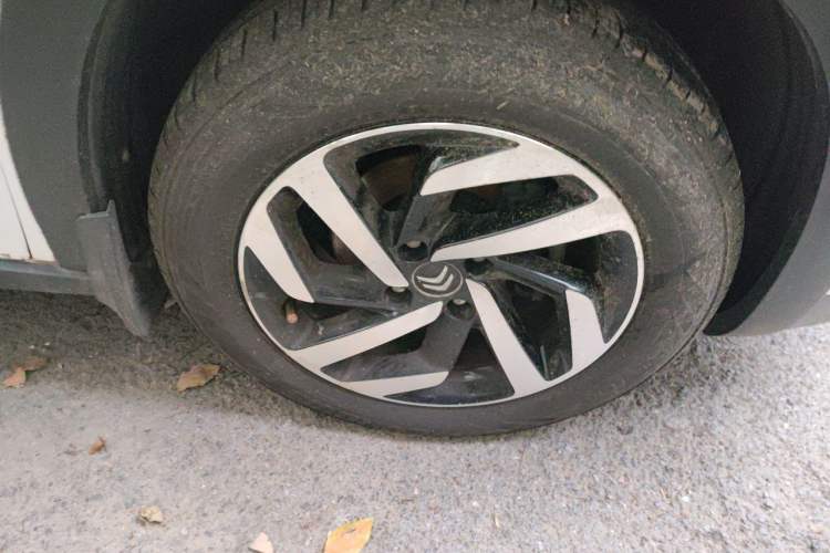 Used Citroen C3-XR 2015 1.6L Automatic Pioneer Model Right Front Wheel Hub