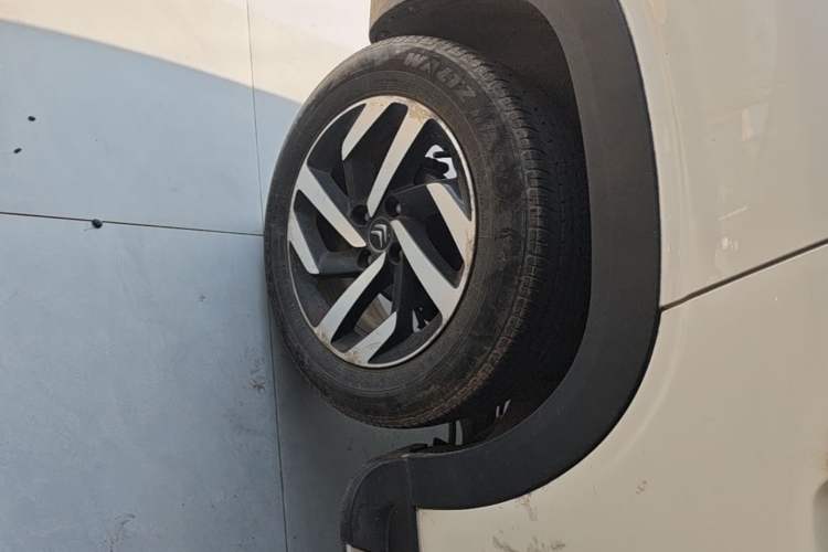 Used Citroen C3-XR 2015 1.6L Automatic Pioneer Model Right Rear Wheel Hub