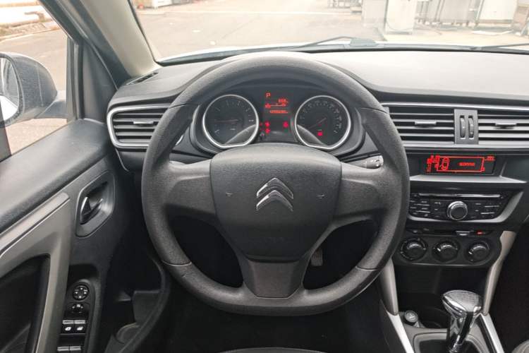 Used Citroen C3-XR 2015 1.6L Automatic Fashion Model Steering Wheel