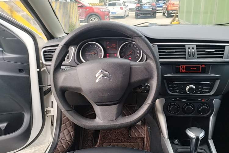 Used Citroen C3-XR 2015 1.6L Automatic Fashion Model Steering Wheel
