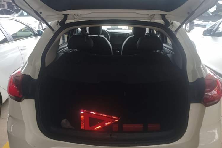 Used Citroen C3-XR 2015 1.6L Automatic Pioneer Model Trunk
