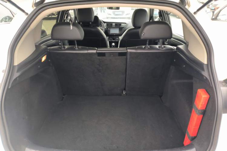 Used Citroen C3-XR 2015 1.6L Manual Pioneer Model Trunk