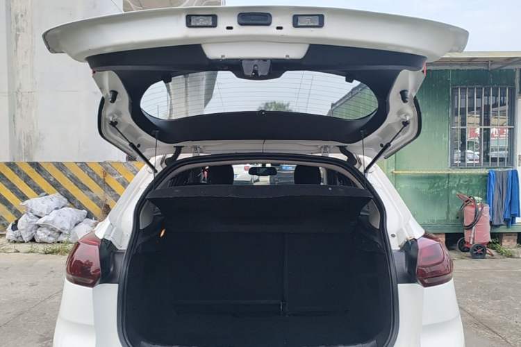 Used Citroen C3-XR 2015 1.6L Automatic Fashion Model Trunk
