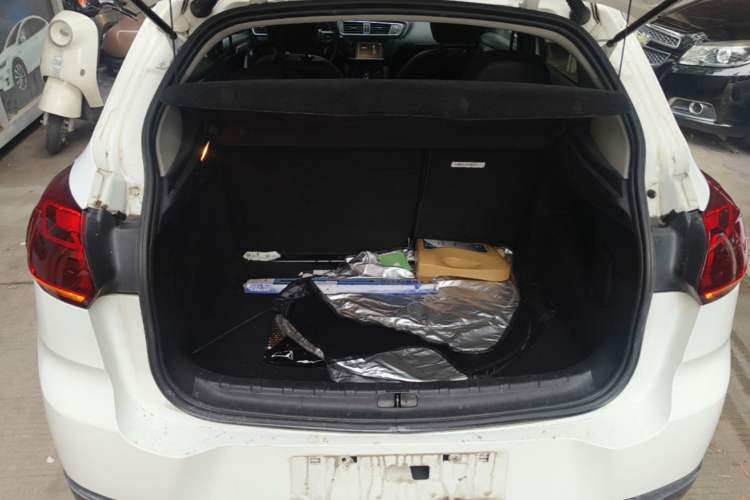 Used Citroen C3-XR 2015 1.6L Automatic Pioneer Model Trunk