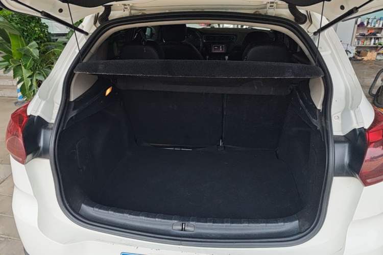 Used Citroen C3-XR 2015 1.6L Automatic Pioneer Model Trunk