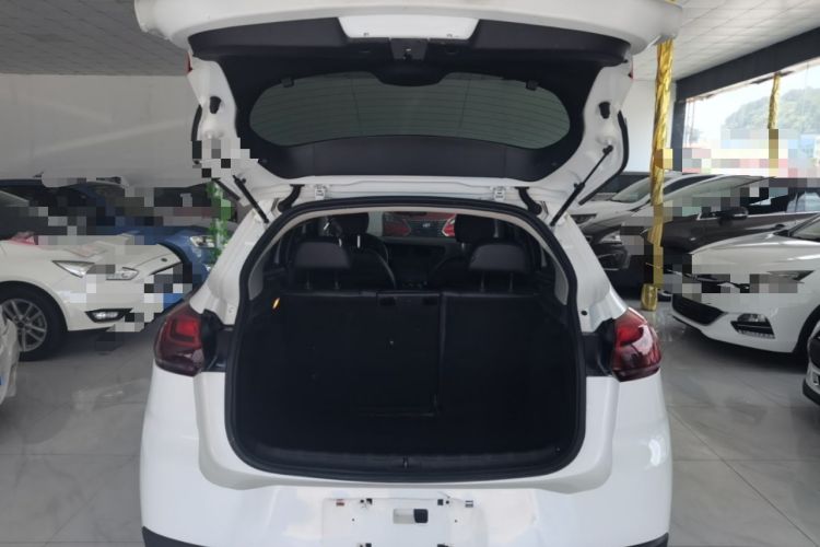 Used Citroen C3-XR 2015 1.6L Manual Pioneer Model Trunk