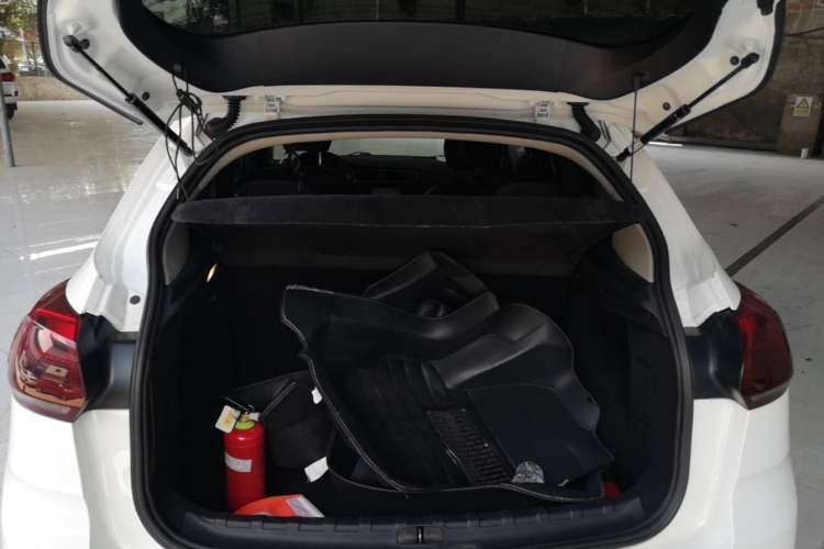 Used Citroen C3-XR 2015 1.6L Automatic Pioneer Model Trunk