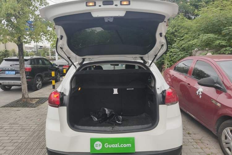 Used Citroen C3-XR 2015 1.6L Manual Pioneer Model Trunk
