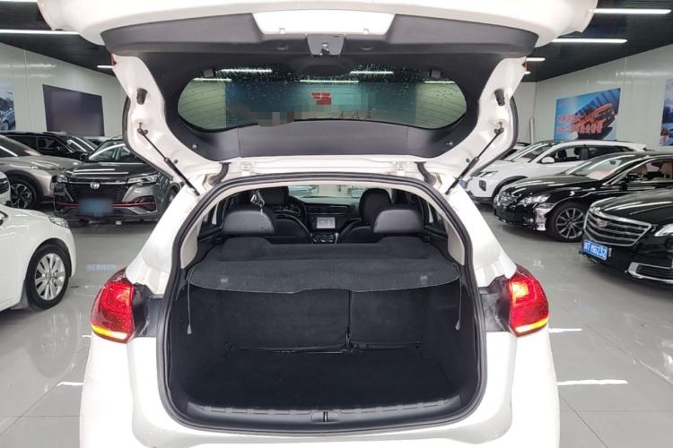 Used Citroen C3-XR 2015 1.6L Automatic Pioneer Model Trunk